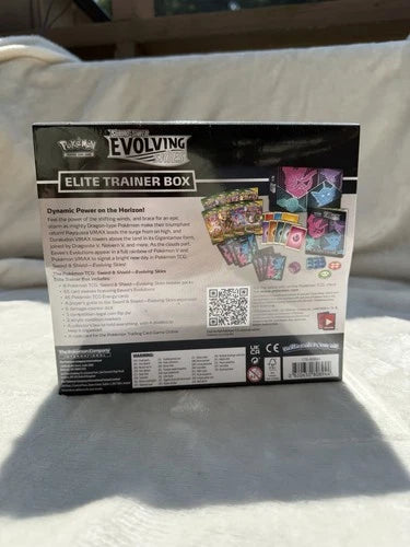 Pokemon TCG Evolving Skies Elite Trainer Box ETB Sealed