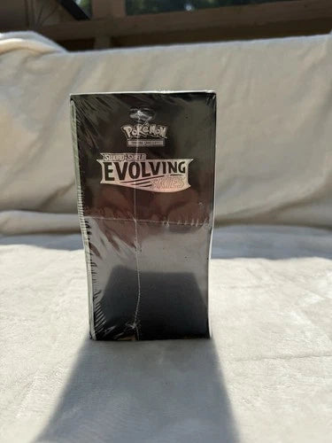 Pokemon TCG Evolving Skies Elite Trainer Box ETB Sealed